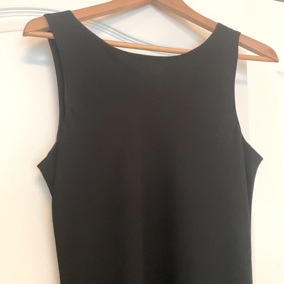 Black maxi dress, sleeveless, small v-open back. - Picture 3 of 7